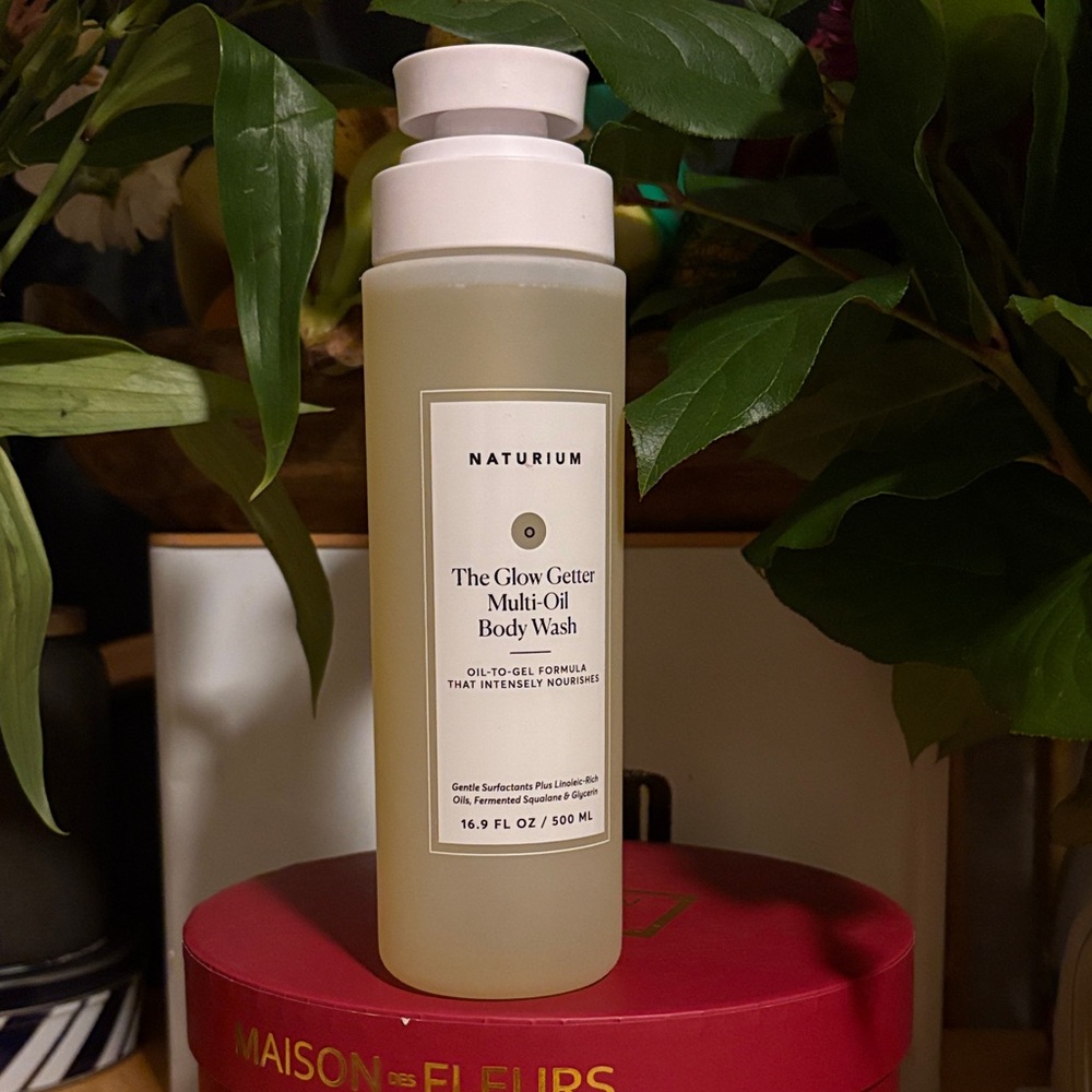 Naturium The Glow Getter Multi-Oil Body Wash - Cream - Picture 3 of 10